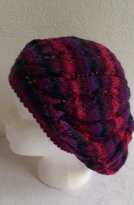 Béret femme unique " fait main" aux tricot