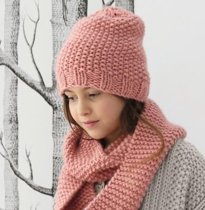 Snood enfant en laine rose des sables tricoter à la main " Lisa "