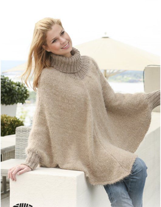 Poncho femme avec ses manches tricoté sur-mesure en laine " Victoria "